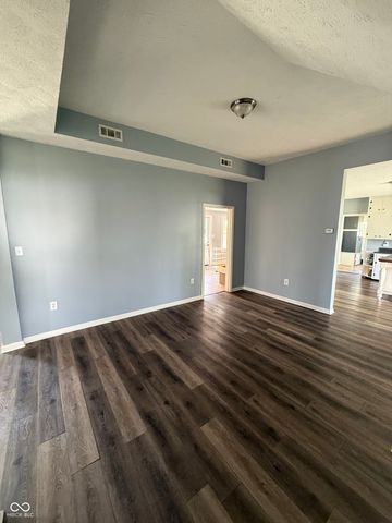 7912 N Depot Street, Clifford, IN 47226
