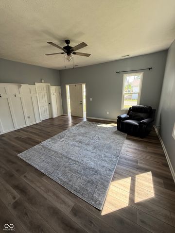 7912 N Depot Street, Clifford, IN 47226