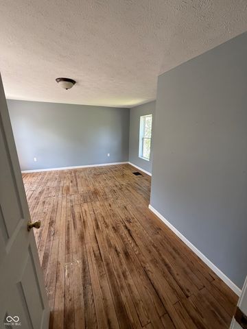 7912 N Depot Street, Clifford, IN 47226