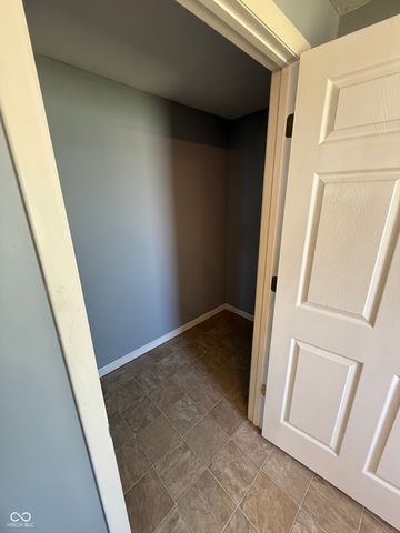 7912 N Depot Street, Clifford, IN 47226