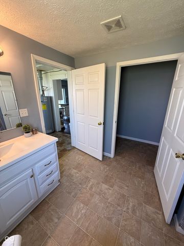 7912 N Depot Street, Clifford, IN 47226