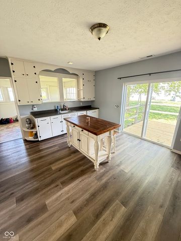 7912 N Depot Street, Clifford, IN 47226