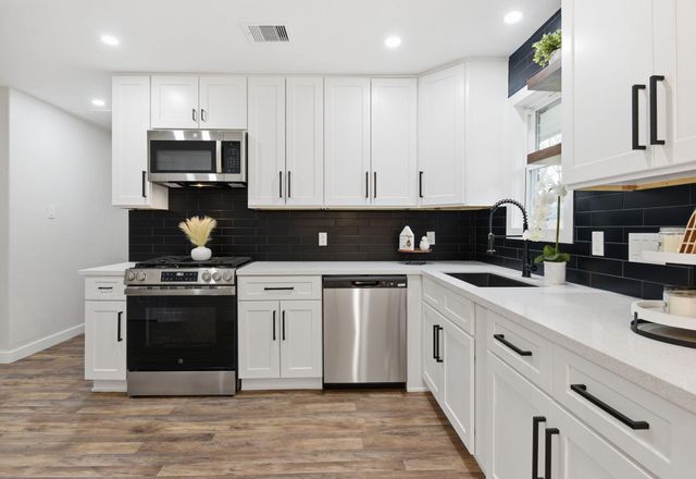 906 Creager Street, Houston, TX 77034