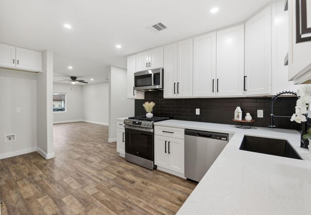 906 Creager Street, Houston, TX 77034