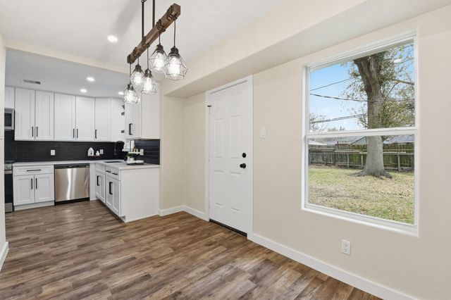 906 Creager Street, Houston, TX 77034