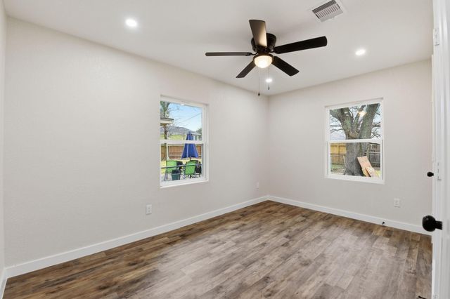 906 Creager Street, Houston, TX 77034