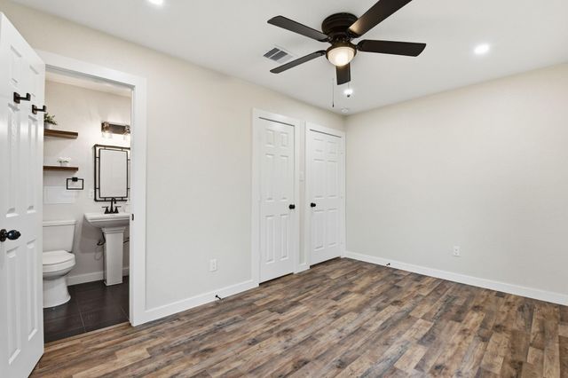 906 Creager Street, Houston, TX 77034