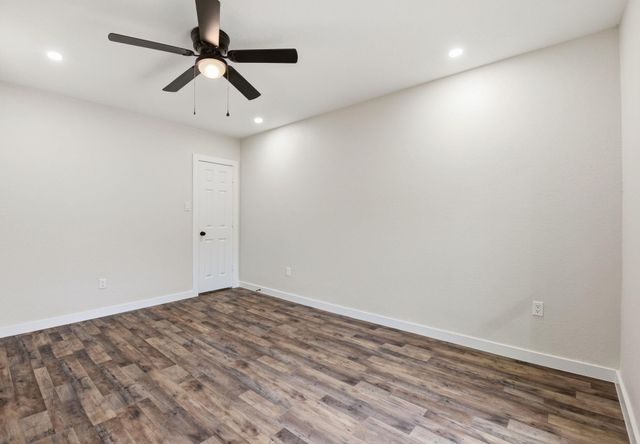 906 Creager Street, Houston, TX 77034