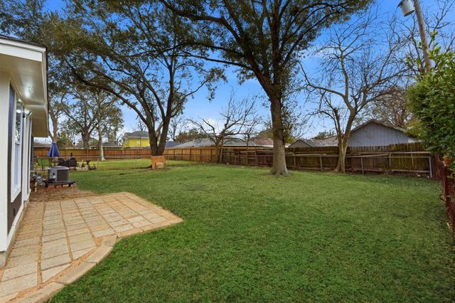 906 Creager Street, Houston, TX 77034