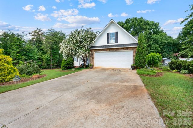 1621 Herbie Circle, Newton, NC 28658