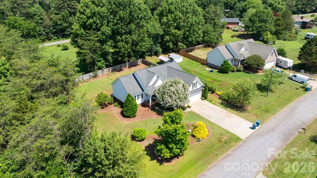 1621 Herbie Circle, Newton, NC 28658