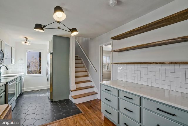 4140 21ST RD N, Arlington, VA 22207