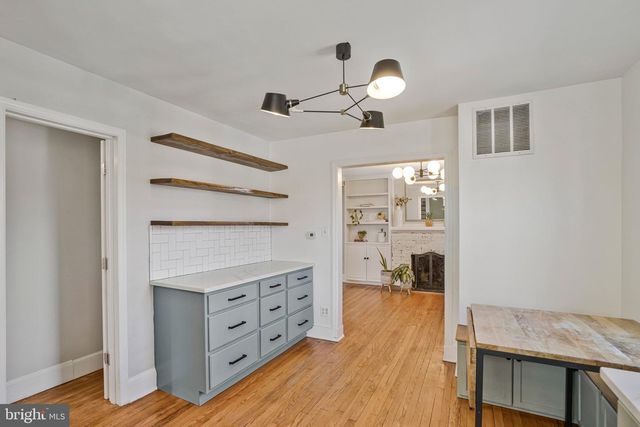 4140 21ST RD N, Arlington, VA 22207