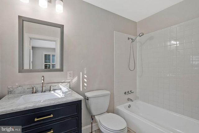 4140 21ST RD N, Arlington, VA 22207