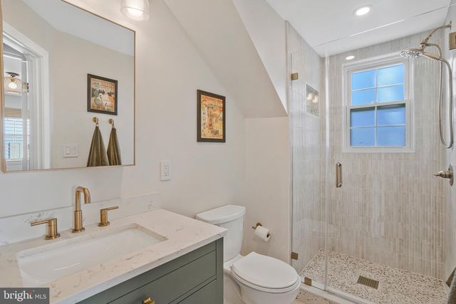 4140 21ST RD N, Arlington, VA 22207