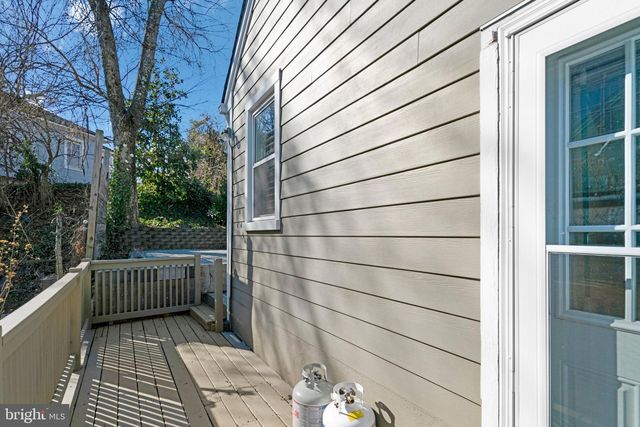 4140 21ST RD N, Arlington, VA 22207