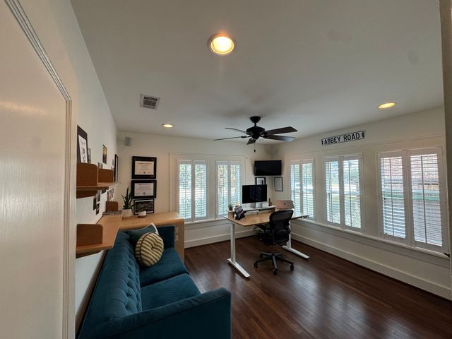 4057 W 7th Street, Fort Worth, TX 76107