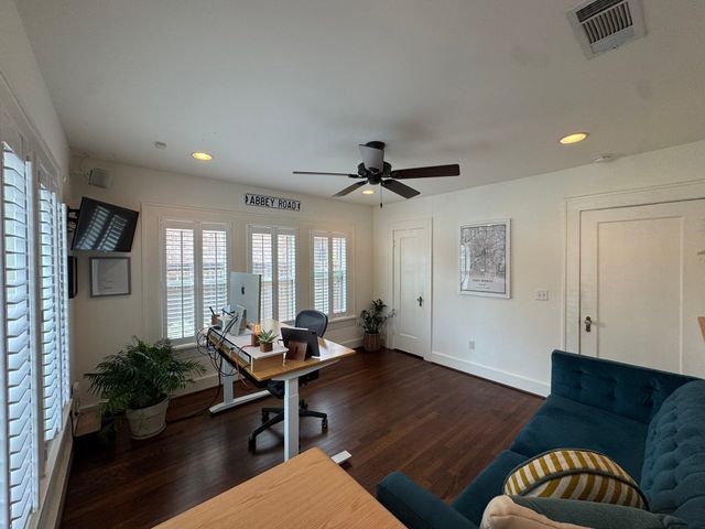 4057 W 7th Street, Fort Worth, TX 76107