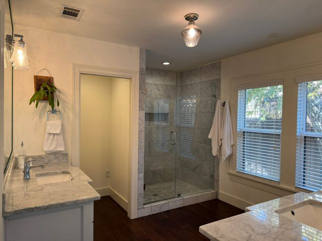 4057 W 7th Street, Fort Worth, TX 76107