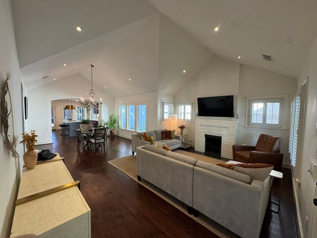 4057 W 7th Street, Fort Worth, TX 76107