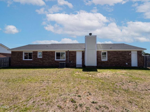 1512 Dovetail Drive, Fayetteville, NC 28314