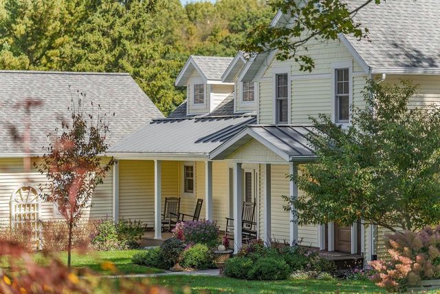 E1475 Owens Drive, La Valle, WI 53941