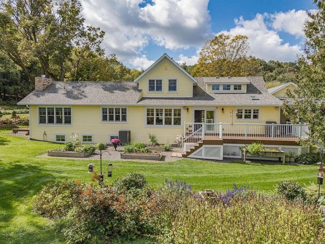 E1475 Owens Drive, La Valle, WI 53941