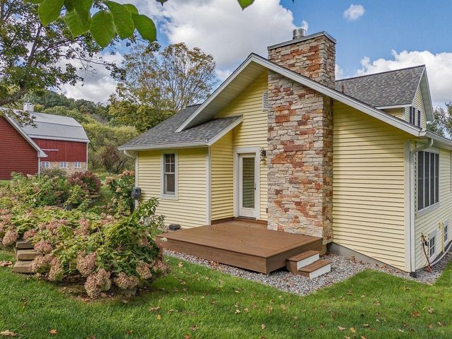 E1475 Owens Drive, La Valle, WI 53941