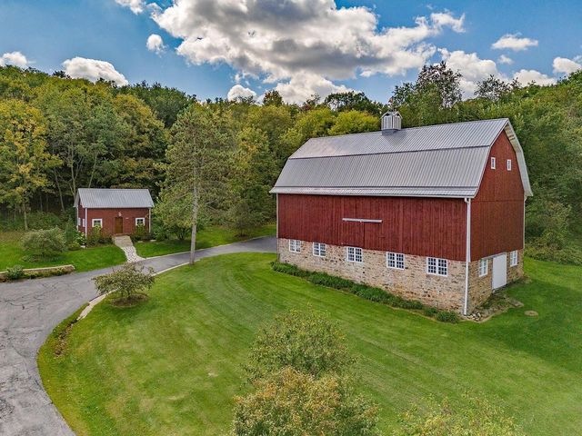 E1475 Owens Drive, La Valle, WI 53941