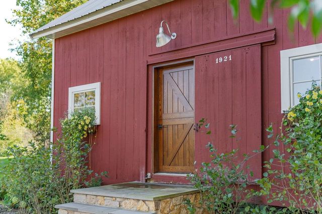 E1475 Owens Drive, La Valle, WI 53941