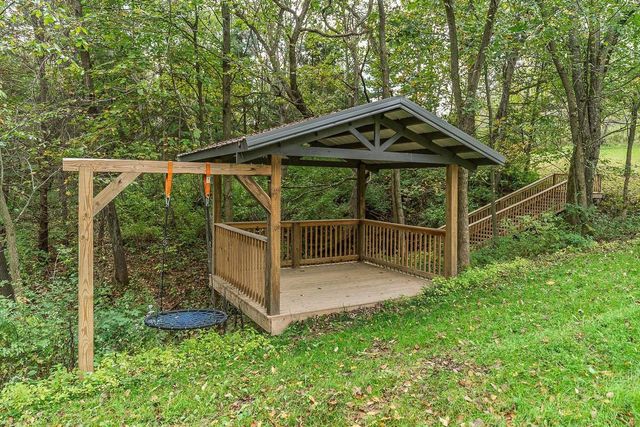 E1475 Owens Drive, La Valle, WI 53941