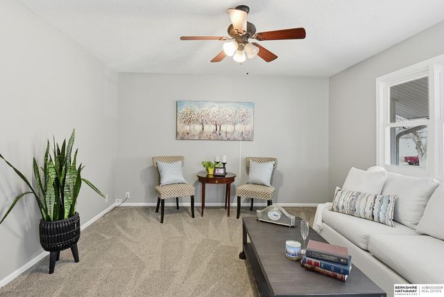 218 S 111th Street, Omaha, NE 68154