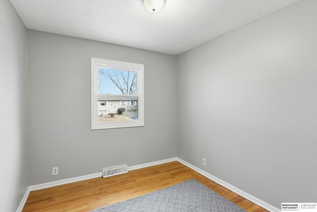 218 S 111th Street, Omaha, NE 68154