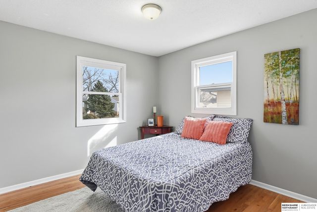 218 S 111th Street, Omaha, NE 68154