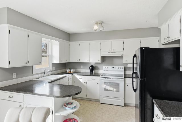 218 S 111th Street, Omaha, NE 68154