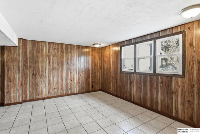 218 S 111th Street, Omaha, NE 68154