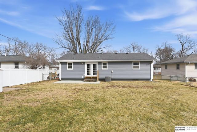 218 S 111th Street, Omaha, NE 68154