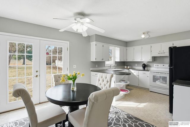 218 S 111th Street, Omaha, NE 68154