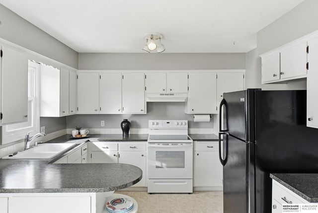 218 S 111th Street, Omaha, NE 68154