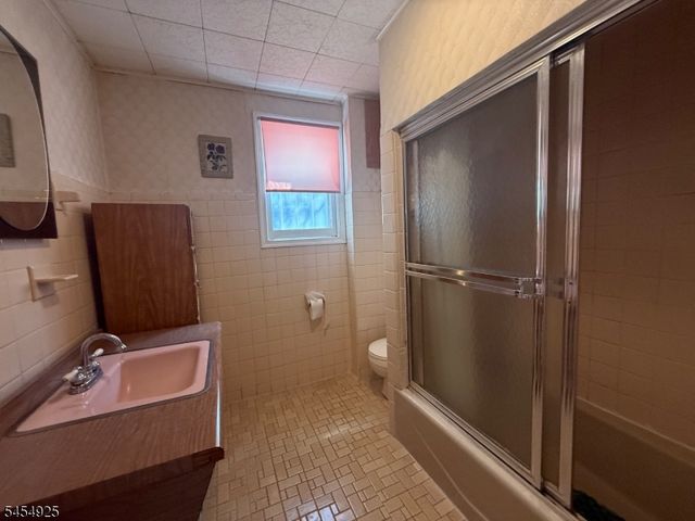 423 Fulton St, Elizabeth City, NJ 07206