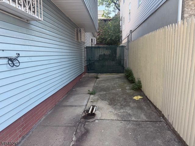 423 Fulton St, Elizabeth City, NJ 07206