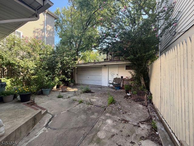 423 Fulton St, Elizabeth City, NJ 07206
