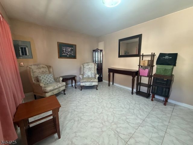 423 Fulton St, Elizabeth City, NJ 07206