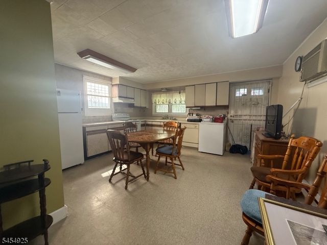 423 Fulton St, Elizabeth City, NJ 07206