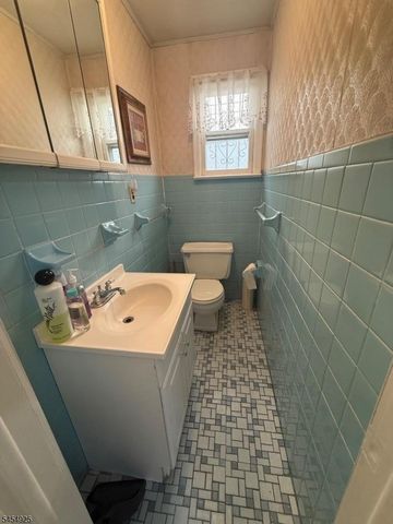 423 Fulton St, Elizabeth City, NJ 07206