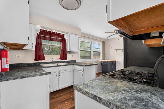 815 Blackhawk Drive, University Park, IL 60484