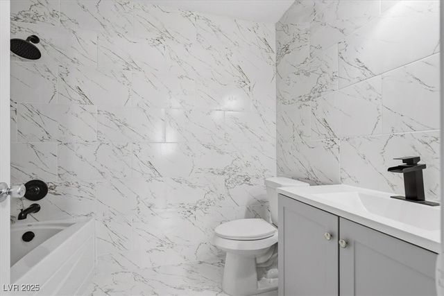 5576 West Rochelle Avenue 6A, Las Vegas, NV 89103