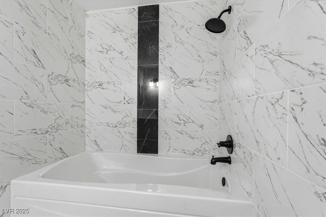 5576 West Rochelle Avenue 6A, Las Vegas, NV 89103