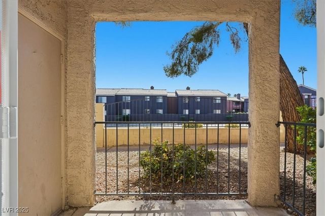 5576 West Rochelle Avenue 6A, Las Vegas, NV 89103