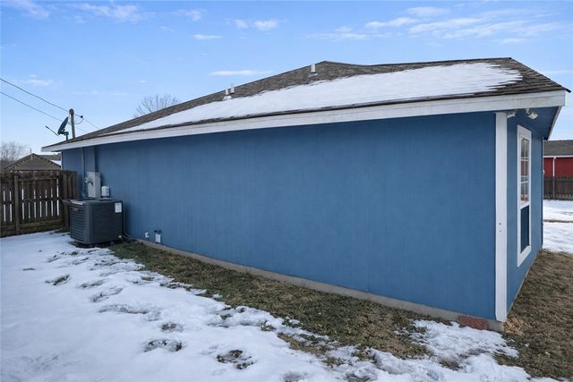 526 White Oak Street, Gentry, AR 72734